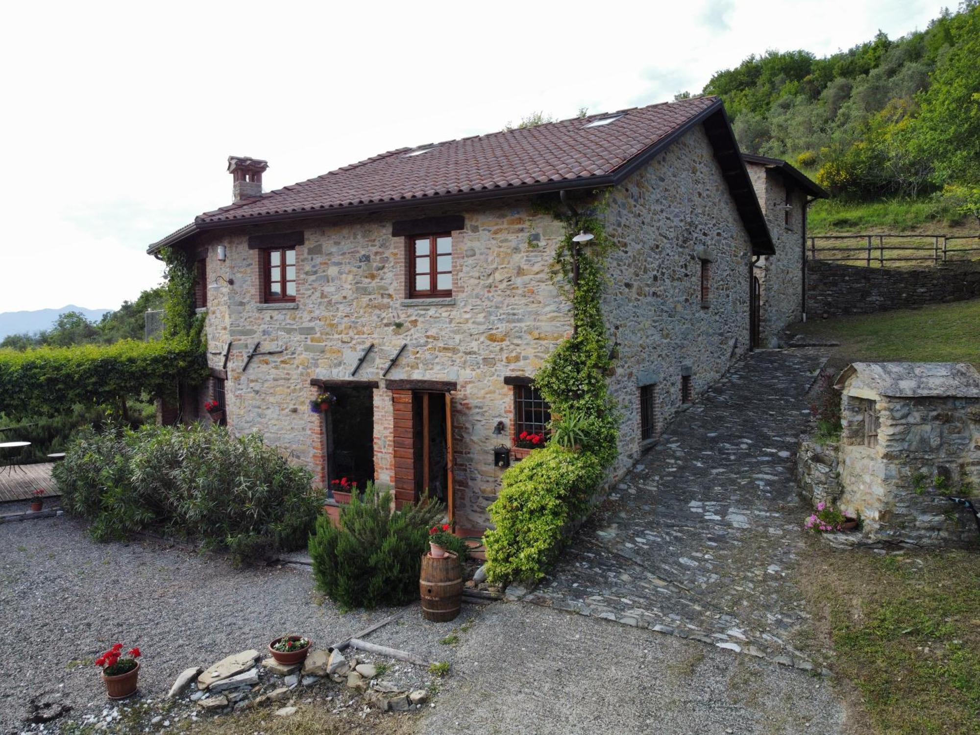 Апартаменты Casa Vacanze La Casala Фивиццано Экстерьер фото